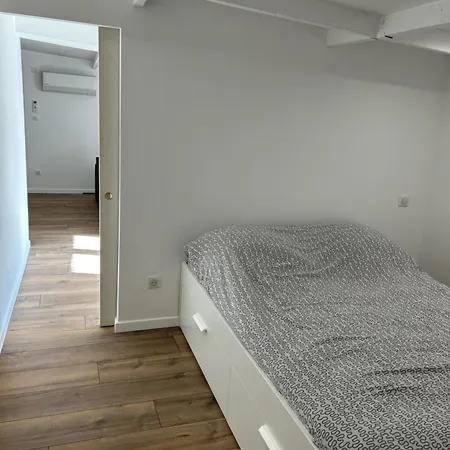 Logement Entier Nîmes Exterior foto