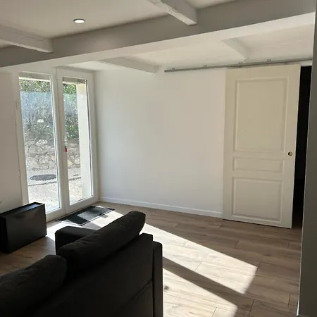 Logement Entier Nîmes Exterior foto